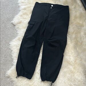 Alo Yoga Low Rise Megastar Cargo Pant